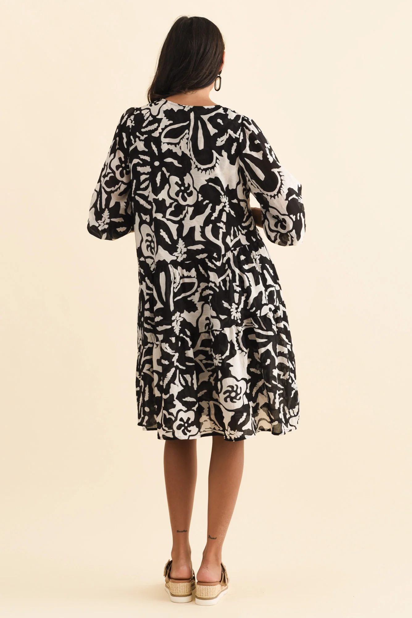 Esta Black Tropical Sleeved Dress - Image 5