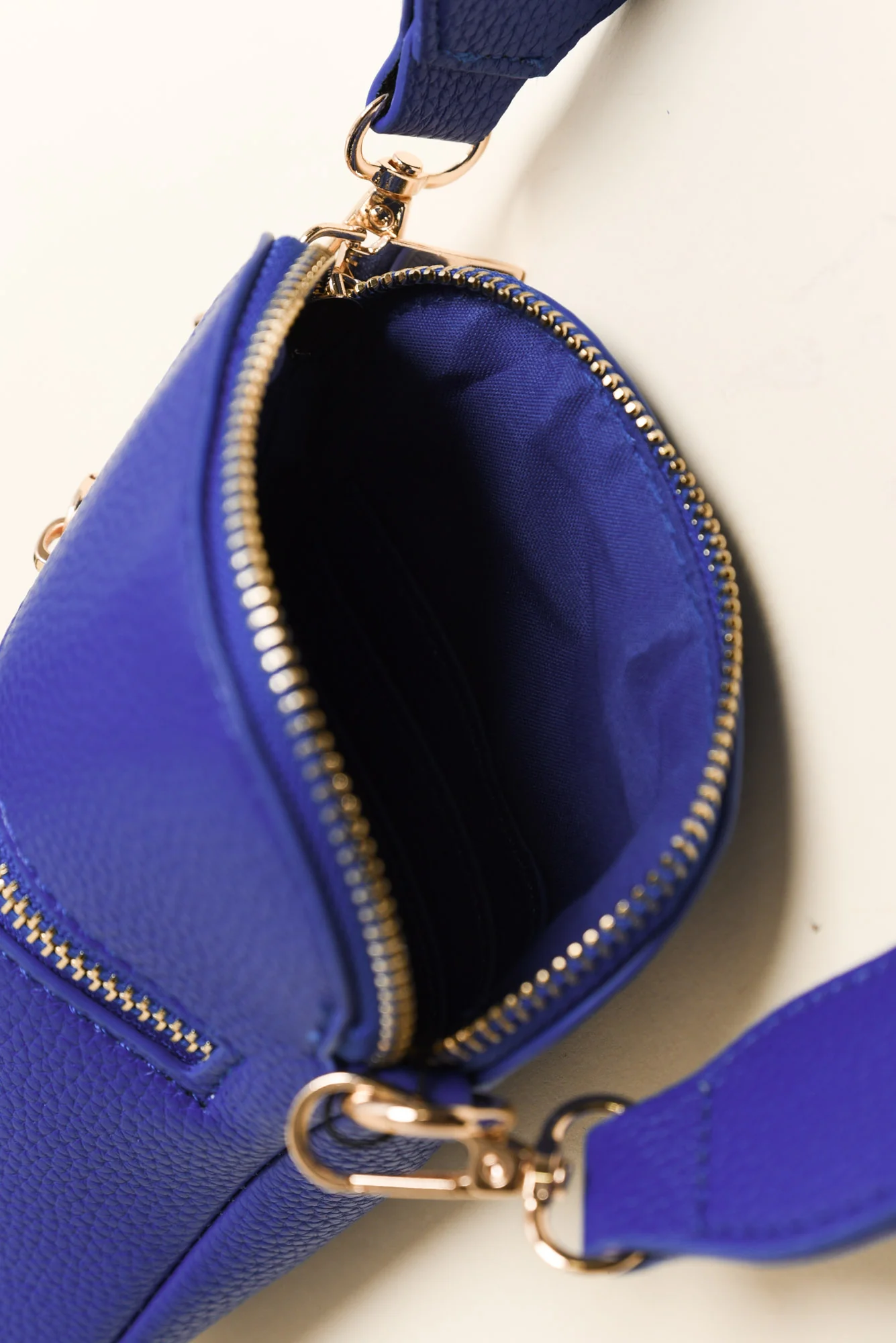Leola Blue Walker Crossbody Bag - Image 3