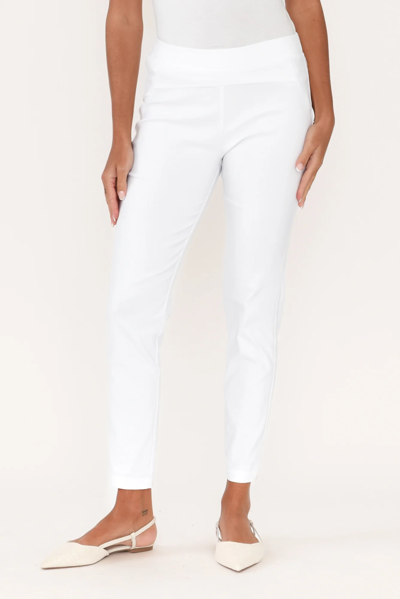 Olympia White Straight 7/8 Pants - Image 2