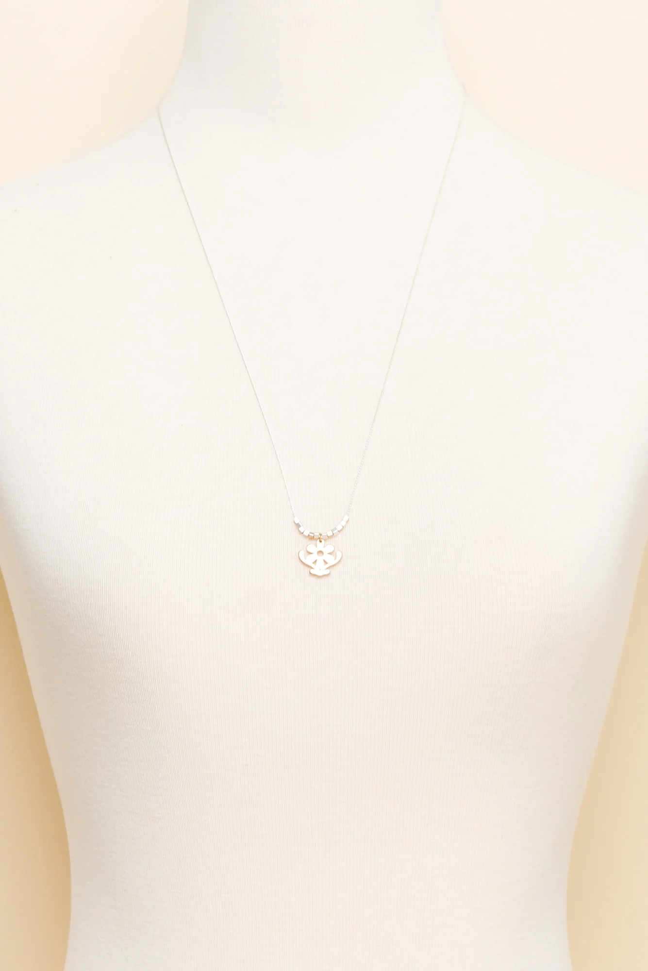 Riya Gold Daisy Pendant Necklace - Image 2